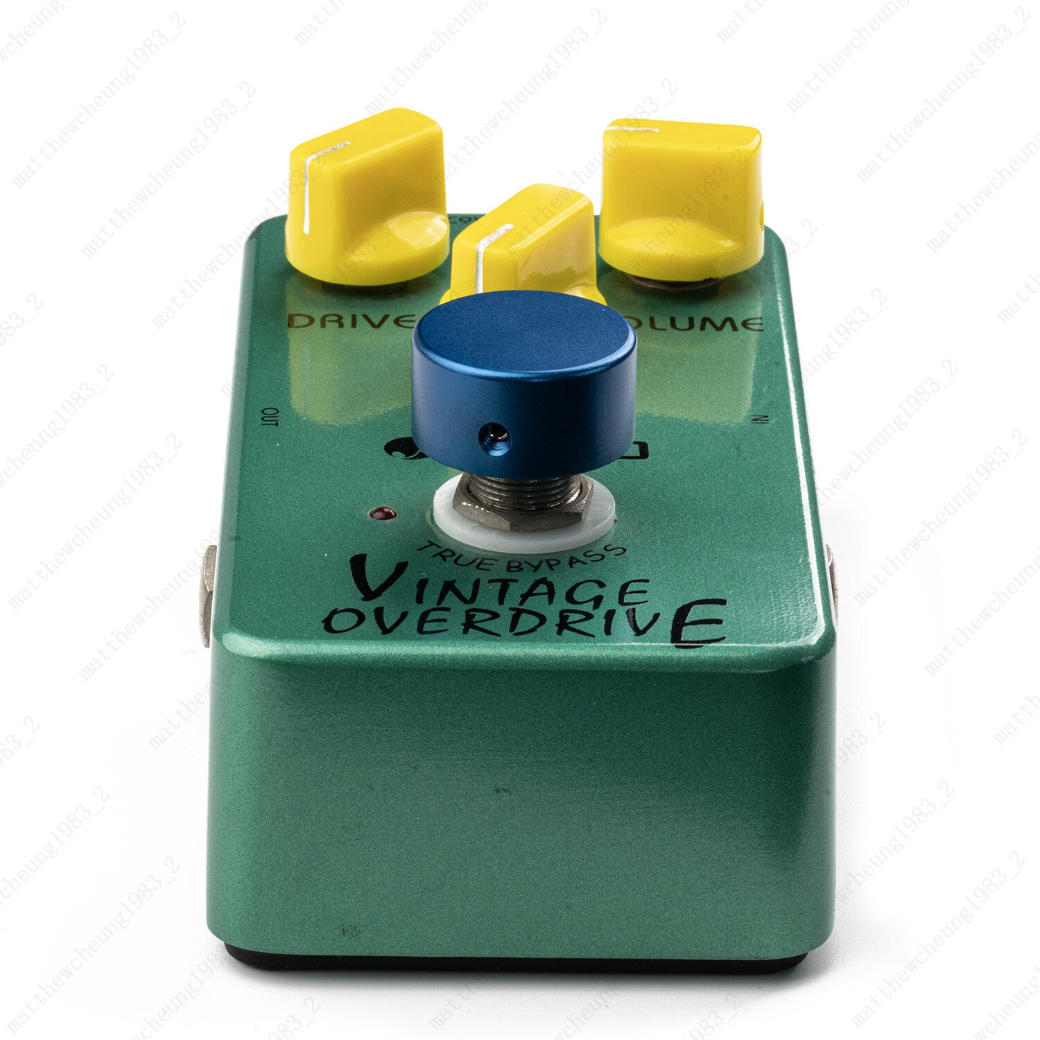 1 Piece Aluminum Alloy Effects Pedal Footswitch Topper with 3 Screws 6 Colors
