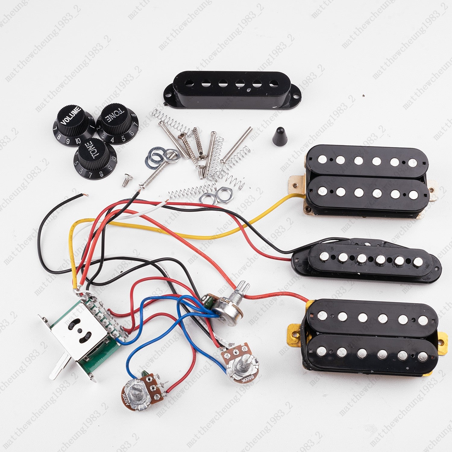 Electric Guitar HSH Pickups Wiring Harness with 500K Pots for Strat Guitar-Black